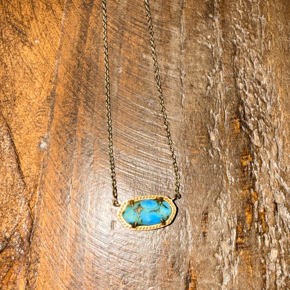 Kendra Scott Blue and Gold Pendant Necklace